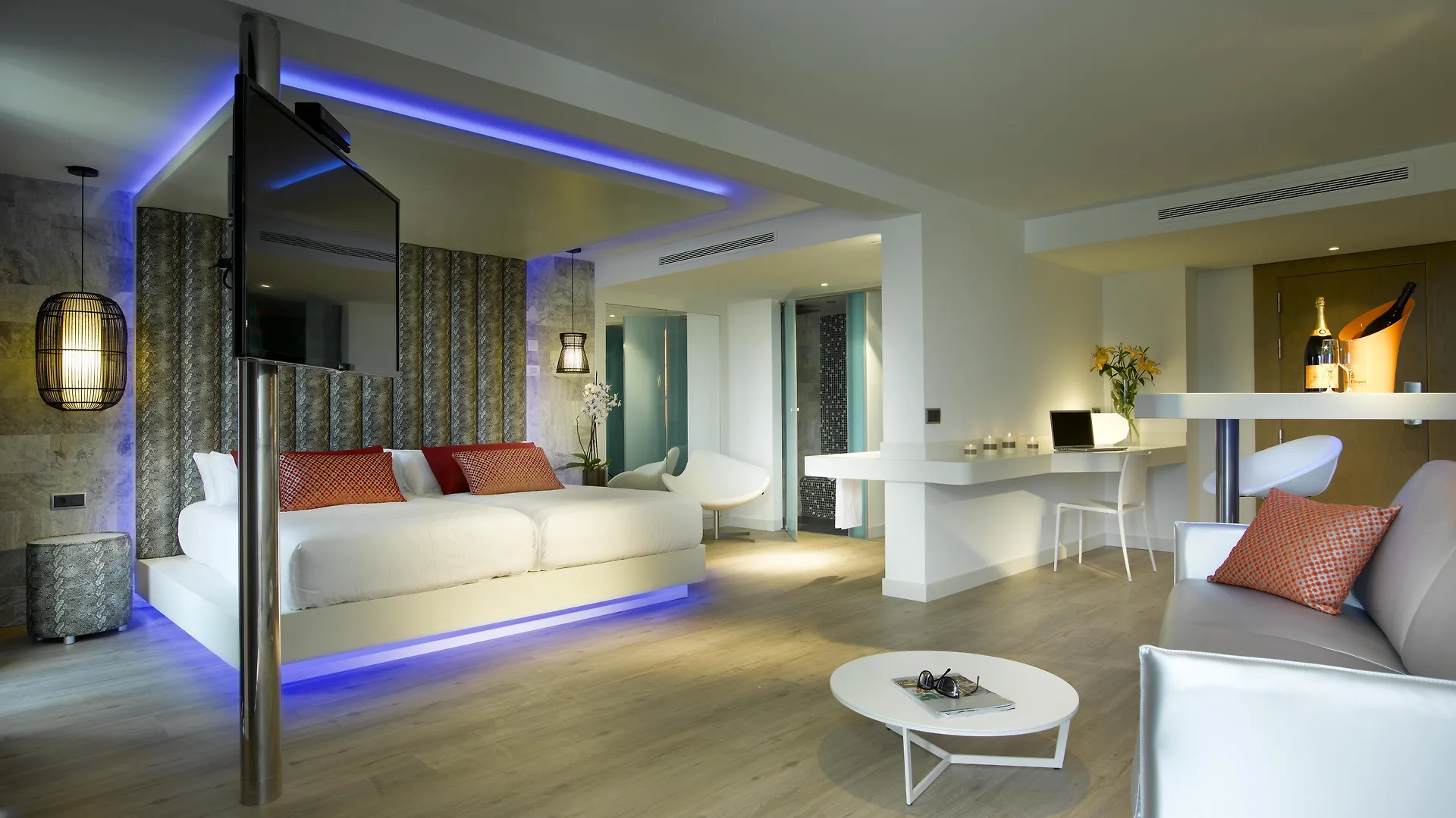 Hard Rock Hotel Ibiza Platja d'en Bossa 5*,